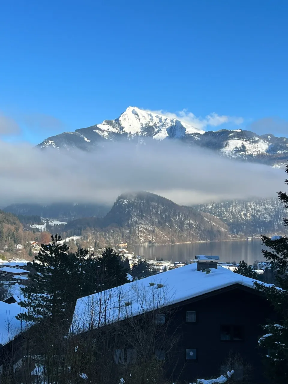 St Gilgen, Berge mit Schneefläche von Tierra.Yoga.Tina